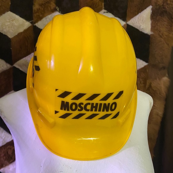 Moschino Ready To Wear Spring Summer 2016 Milan - Picture 2 of 6